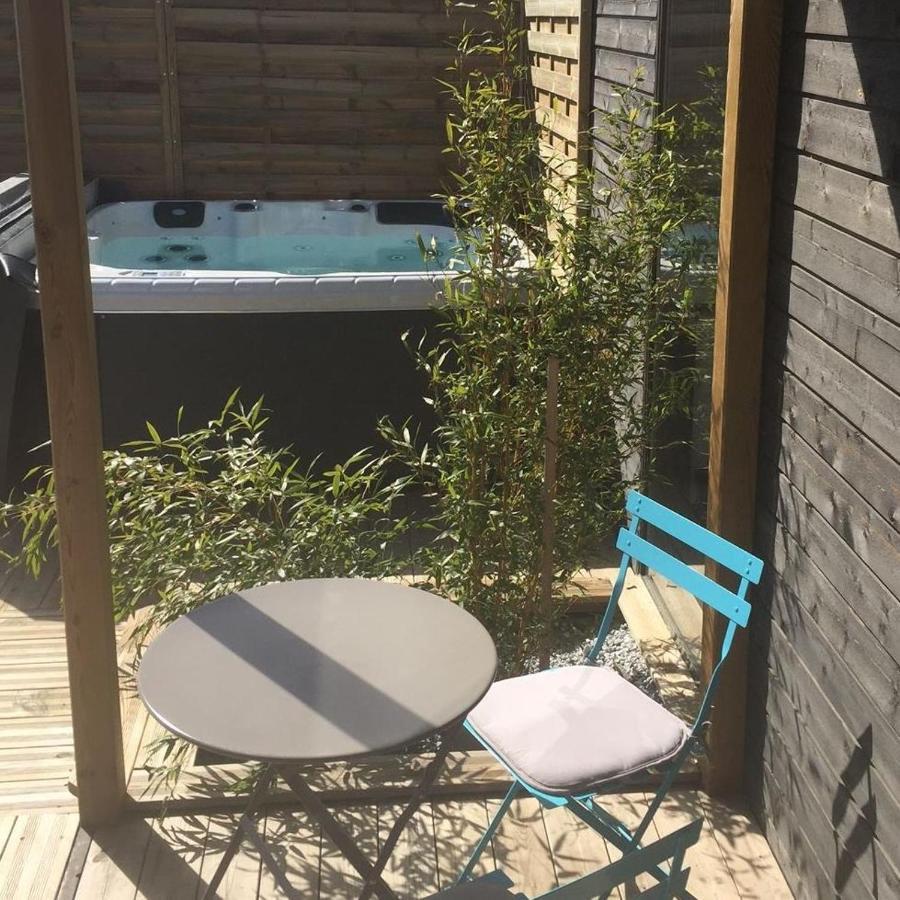 Les Nuits Insolites De La Mothe - Hebergement En Bulle Ou Tiny House Avec Spa Privatif Outremecourt Екстериор снимка